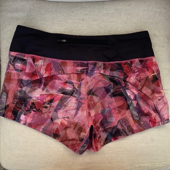 Lululemon Speed Up shorts sz 8. 4 in inseam in hard to find color. - Picture 2 of 3